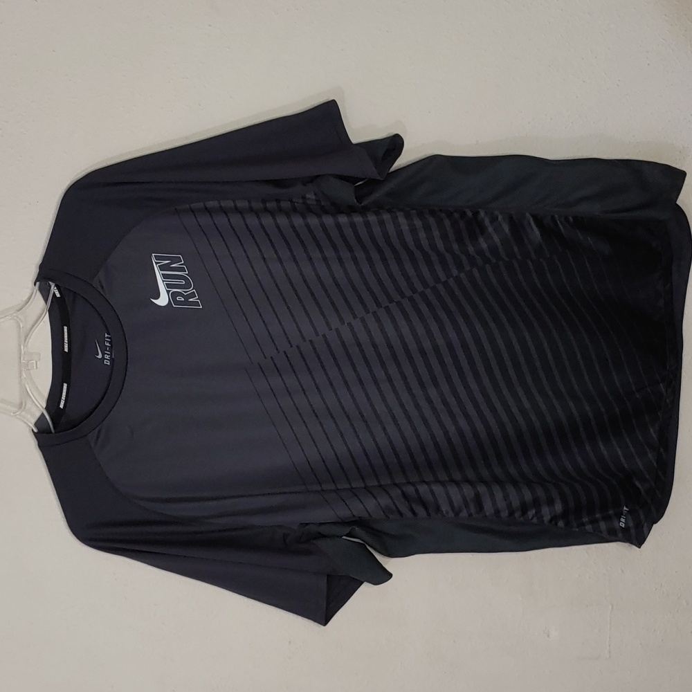 Nike Dri-Fit Men's Size XL Short Sleeve Running Shirt